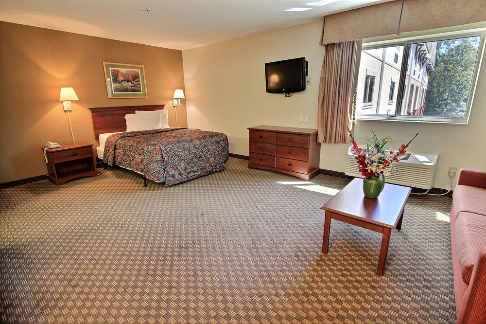 Crestwood Suites Of นิวพอร์ตนิวส์ ภายนอก รูปภาพ